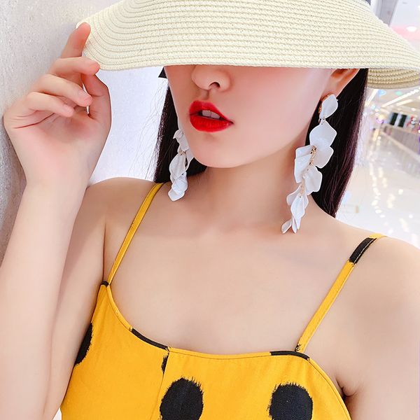 925 silver needle rose petal long europe and the united states exaggerated net red temperament fashionable earrings wholesale, Golden
925 silver needle rose petal long europe and the united states exaggerated net red temperament fashionable earrings wholesale, Golden