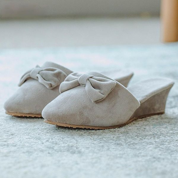 slippers 2021 office indoor for women wedge heel shoes black/grey suede high heels slides women's home slipper mules
slippers 2021 office indoor for women wedge heel shoes black/grey suede high heels slides women's home slipper mules