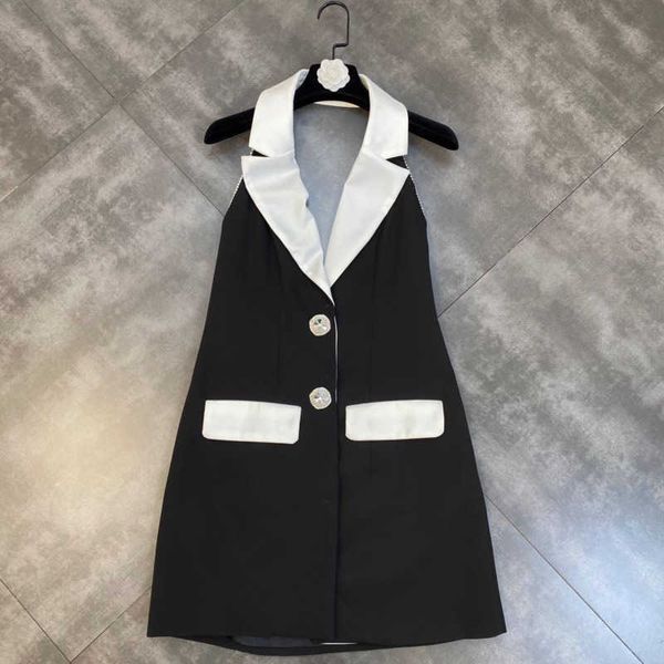 fabpop sleeveless turn down collar diamonds buttons black white patchwork color slim backless short mini dress gb758 210709, Black;gray
fabpop sleeveless turn down collar diamonds buttons black white patchwork color slim backless short mini dress gb758 210709, Black;gray