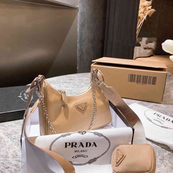 designer hands 2021 bag female p pu family three in one messenger chain bag spice girl trendsetter essential bb
designer hands 2021 bag female p pu family three in one messenger chain bag spice girl trendsetter essential bb