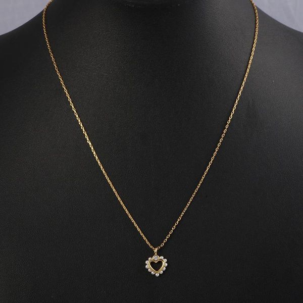 pendant necklaces european and american jewelry wholesale simple hollow love shape inlaid pearl necklace, Silver
pendant necklaces european and american jewelry wholesale simple hollow love shape inlaid pearl necklace, Silver
