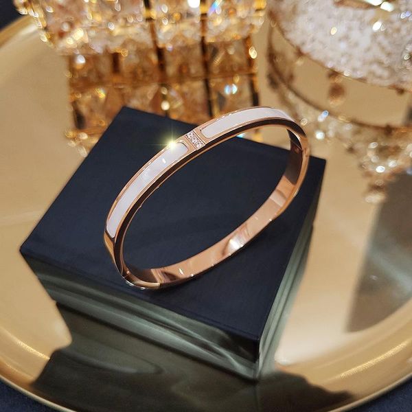 bangle 2021 brand classic titanium steel 18k rose gold colorless letter shell women's bracelet party girl fashion jewelry, Black
bangle 2021 brand classic titanium steel 18k rose gold colorless letter shell women's bracelet party girl fashion jewelry, Black