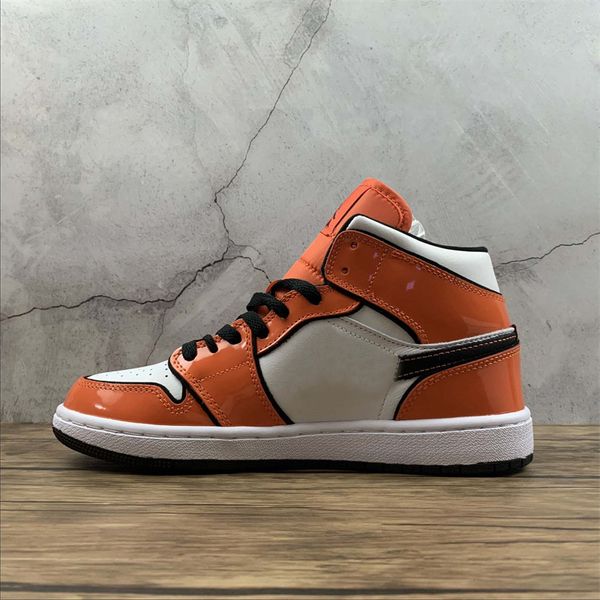 jumpman 1 mid turf orange black white basketball shoes men womens 1s designer sports sneakers size ship with
jumpman 1 mid turf orange black white basketball shoes men womens 1s designer sports sneakers size ship with