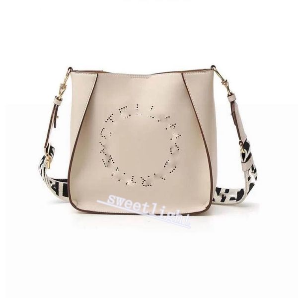 2021 stella mccartney (stella mccartney)woman handbags 1.1 ladies shoulder pvc leather shopping diagonal bag, Black
2021 stella mccartney (stella mccartney)woman handbags 1.1 ladies shoulder pvc leather shopping diagonal bag, Black