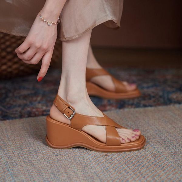 dress shoes explosive style 2021 ladies slope heel casual sandals korean buckle sports women, Black
dress shoes explosive style 2021 ladies slope heel casual sandals korean buckle sports women, Black