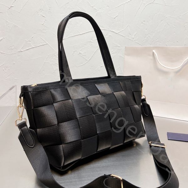 knitting cross body women letter lady shopping bags women fashion shoulder practical luxury designer black totes wallets interior zipper poc
knitting cross body women letter lady shopping bags women fashion shoulder practical luxury designer black totes wallets interior zipper poc