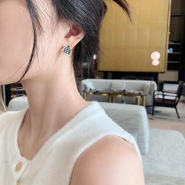 stud 2021 fashion korean triangle earrings for women girls temperament wild earring female autumn and winter jewelry gifts, Golden;silver
stud 2021 fashion korean triangle earrings for women girls temperament wild earring female autumn and winter jewelry gifts, Golden;silver