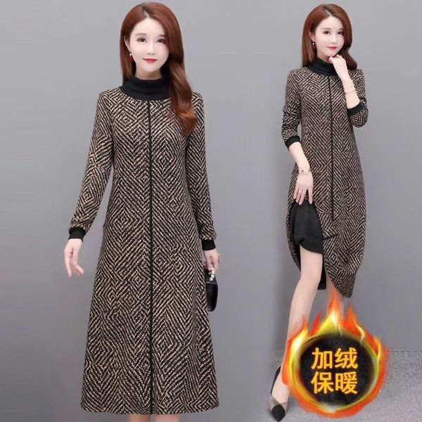 2021 autumn and winter new large middle-aged women's dress foreign style mother plush thickened bottomed skirt, Black
2021 autumn and winter new large middle-aged women's dress foreign style mother plush thickened bottomed skirt, Black