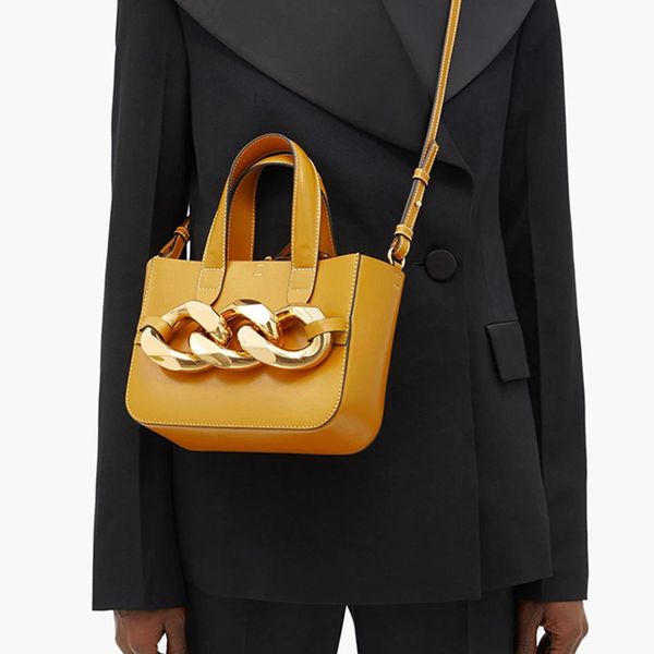 solid color leather shoulder messenger crossbody new ladies chain hands fashion casual shopping female versatile bag c0508
solid color leather shoulder messenger crossbody new ladies chain hands fashion casual shopping female versatile bag c0508
