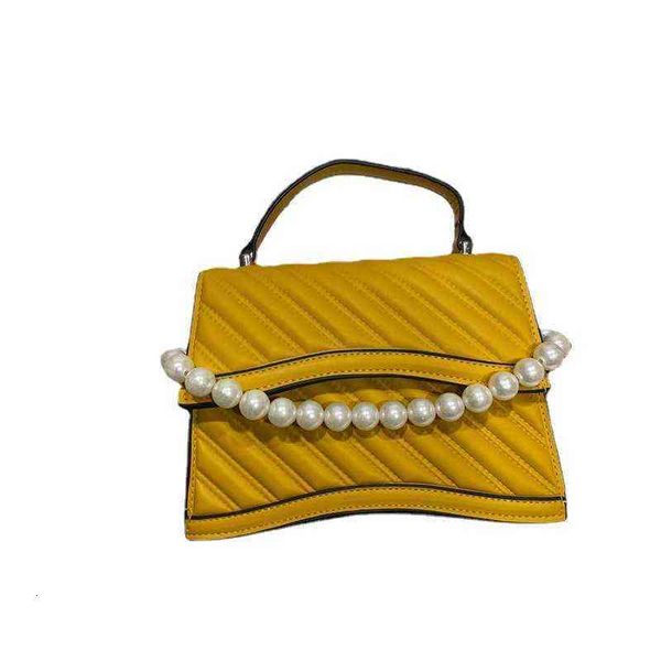 fashion pearl chain handbag 2021 small square bag foreign style women's single shoulder messenger bag
fashion pearl chain handbag 2021 small square bag foreign style women's single shoulder messenger bag