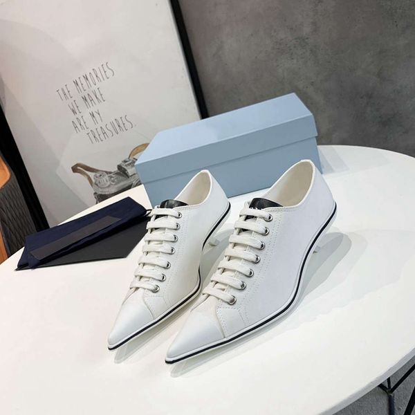pointed toe ankle boots autumn and winter fashion leisure 4cm high-heeled lace up temperament women classic short booties white black
pointed toe ankle boots autumn and winter fashion leisure 4cm high-heeled lace up temperament women classic short booties white black