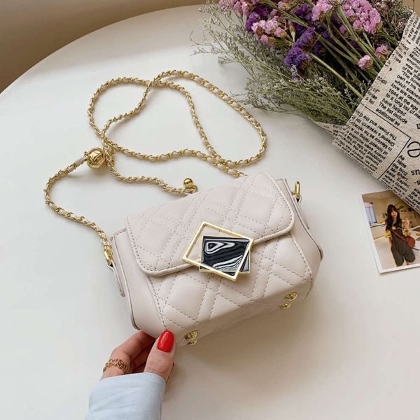 feini beishi lingge chain bag women's summer 2021 fashion msenger light one shoulder
feini beishi lingge chain bag women's summer 2021 fashion msenger light one shoulder