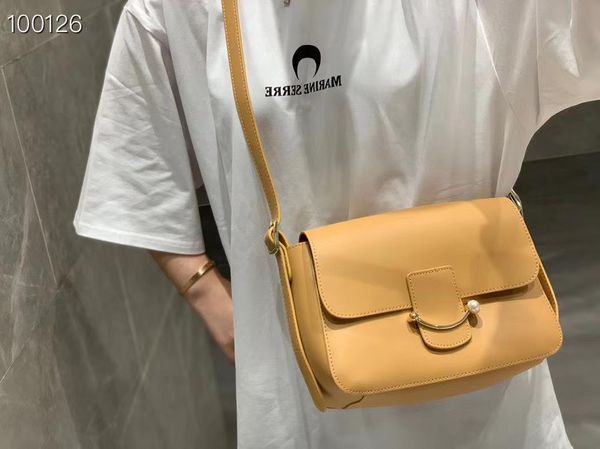 soft cowhy underarm bag niche design pearl stick leather one-shoulder oblique cross-girl wholesale cross body
soft cowhy underarm bag niche design pearl stick leather one-shoulder oblique cross-girl wholesale cross body