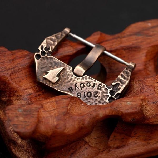 watch bands hand-polished meteorite style buckle, 20 22 24mm bronze suitable for leather rubber strap buckle, Black;brown
watch bands hand-polished meteorite style buckle, 20 22 24mm bronze suitable for leather rubber strap buckle, Black;brown