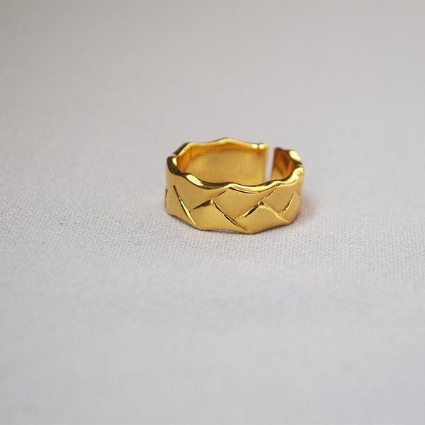 cluster rings trendsetter classic xiaoxiangfeng rhombic plaid simple open brass gold-plated ring eating female, Golden;silver
cluster rings trendsetter classic xiaoxiangfeng rhombic plaid simple open brass gold-plated ring eating female, Golden;silver