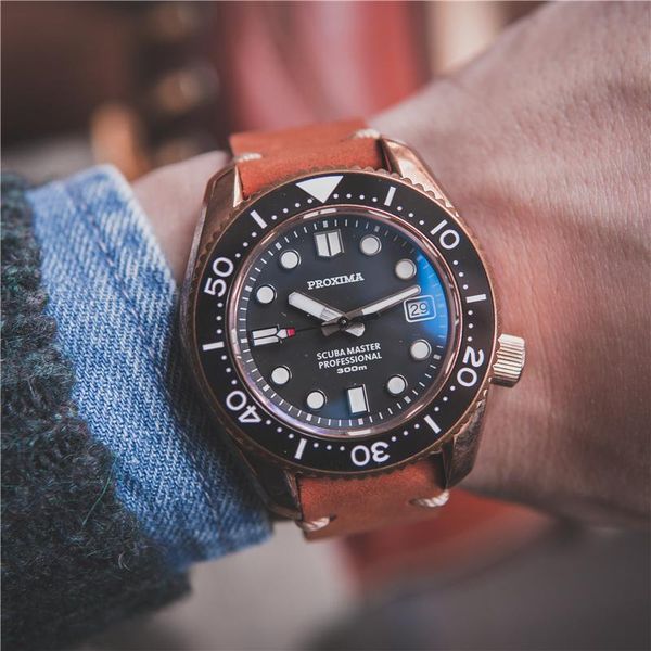 wristwatches proxima watch 44mm men mechanical luxury nh35 ceramic bezel luminous 300m water resistant diver clock cusn8, Slivery;brown
wristwatches proxima watch 44mm men mechanical luxury nh35 ceramic bezel luminous 300m water resistant diver clock cusn8, Slivery;brown