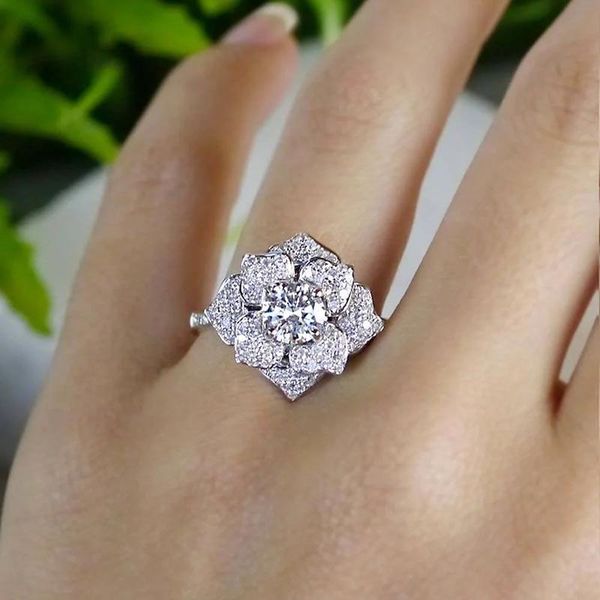 wedding rings huitan gorgeous bridal fresh flower shaped romantic women's finger with shiny cz silver color trendy jewelry, Slivery;golden
wedding rings huitan gorgeous bridal fresh flower shaped romantic women's finger with shiny cz silver color trendy jewelry, Slivery;golden