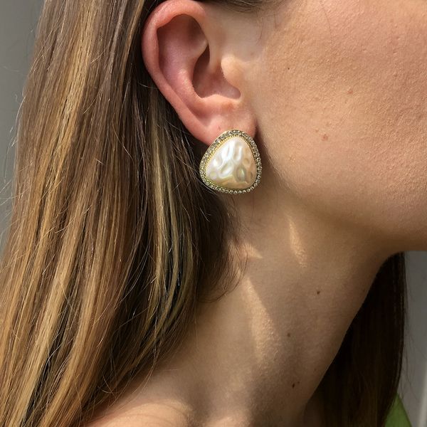 elegant big imitation pearls triangle stud earrings for women korean charms crystal geometric earrings fashion jewelry wholesale, Silver
elegant big imitation pearls triangle stud earrings for women korean charms crystal geometric earrings fashion jewelry wholesale, Silver