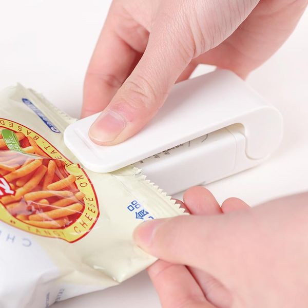 bag clips kitchen accessories sealing machine portable mini heat food clip preservation storage packaging
bag clips kitchen accessories sealing machine portable mini heat food clip preservation storage packaging