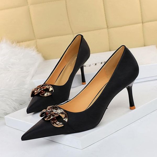 dress shoes woman fashion fetish 7cm low high heels scarpins chain pointed toe stripper black apricot office stiletto party pumps
dress shoes woman fashion fetish 7cm low high heels scarpins chain pointed toe stripper black apricot office stiletto party pumps