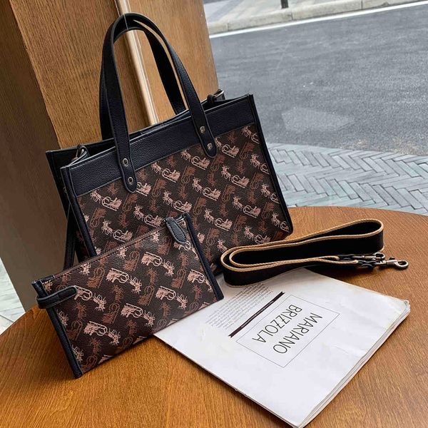 2021 new printed tote bag large capacity shoulder messenger bags genuine leather women purse and handbags
2021 new printed tote bag large capacity shoulder messenger bags genuine leather women purse and handbags