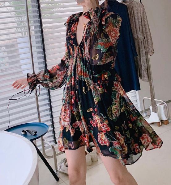 casual dresses women dress 100% silk gold thread jacquard v-neck pleated mini, Black;gray
casual dresses women dress 100% silk gold thread jacquard v-neck pleated mini, Black;gray