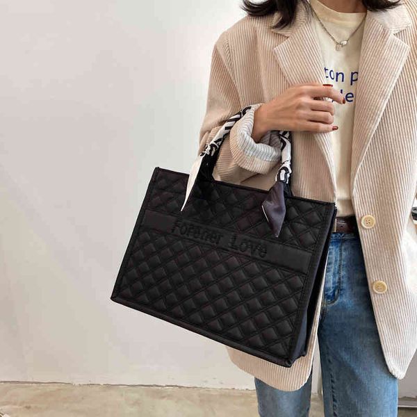 2022 factory wholesale large capacity women's spring fashion foreign style tote net red handbag
2022 factory wholesale large capacity women's spring fashion foreign style tote net red handbag
