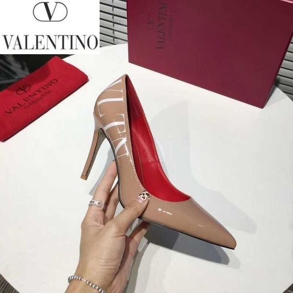 sneakers slippers pumps designer sandals luxury mules slides brand loafers ballerinas women dress shoes high heels fsd3, Black;white
sneakers slippers pumps designer sandals luxury mules slides brand loafers ballerinas women dress shoes high heels fsd3, Black;white