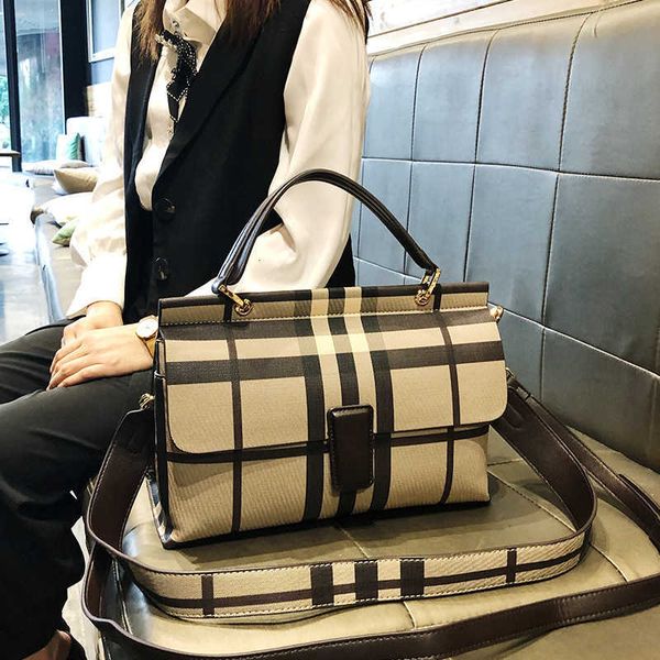 luxury handbags hong kong leather women's 2021 temperament godds boston pillow bag portable one shoulder msenger bag
luxury handbags hong kong leather women's 2021 temperament godds boston pillow bag portable one shoulder msenger bag