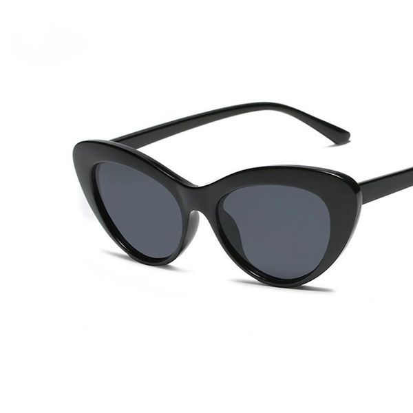 sunglasses trendy frame shades sun glasses for women 2021 retro vintage fashion designer uv400 car driving outside, White;black
sunglasses trendy frame shades sun glasses for women 2021 retro vintage fashion designer uv400 car driving outside, White;black