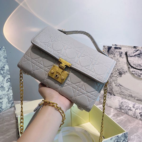 2021 luxurys designers bags shoulder bag black handbag messenger women totes flap leather satchels handbags classic hasp
2021 luxurys designers bags shoulder bag black handbag messenger women totes flap leather satchels handbags classic hasp