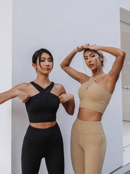 sports aria bright colors with decorations bra/ high strength underwear women running training yoga vest outfit
sports aria bright colors with decorations bra/ high strength underwear women running training yoga vest outfit