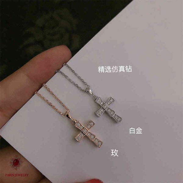 the new b jiabao family classic snake bone cross 925 silver necklace neck chain necklace
the new b jiabao family classic snake bone cross 925 silver necklace neck chain necklace