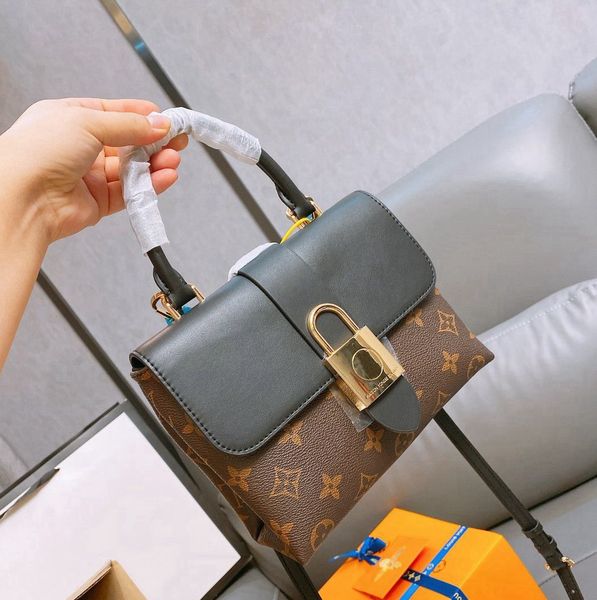woman fashion luxury shoulder bags handbag with logo purses classic leather handbags chain cross body bag tote wallet -l0786, Red;black
woman fashion luxury shoulder bags handbag with logo purses classic leather handbags chain cross body bag tote wallet -l0786, Red;black