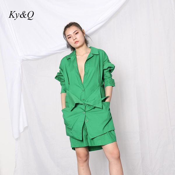 casual dresses vintage women autumn party clothing 2021 fashion tide brand lapel fold fake two piece loose stitching short dres, Black;gray
casual dresses vintage women autumn party clothing 2021 fashion tide brand lapel fold fake two piece loose stitching short dres, Black;gray