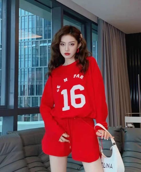 2021 spring and autumn new ce alphanumeric suit female red knitted sweater shorts two-piece set, White
2021 spring and autumn new ce alphanumeric suit female red knitted sweater shorts two-piece set, White