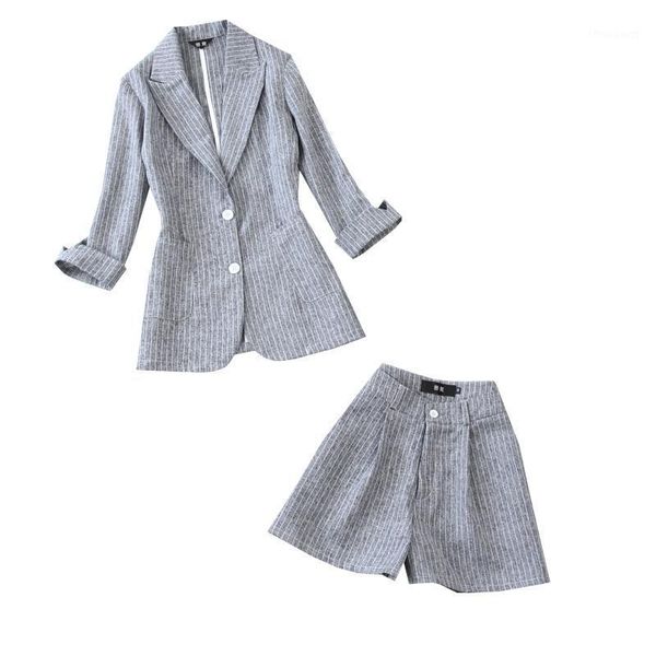 women's suit spring and summer style gray striped seven-point sleeve small + wide leg high waist shorts thin two-piece tracksuits
women's suit spring and summer style gray striped seven-point sleeve small + wide leg high waist shorts thin two-piece tracksuits