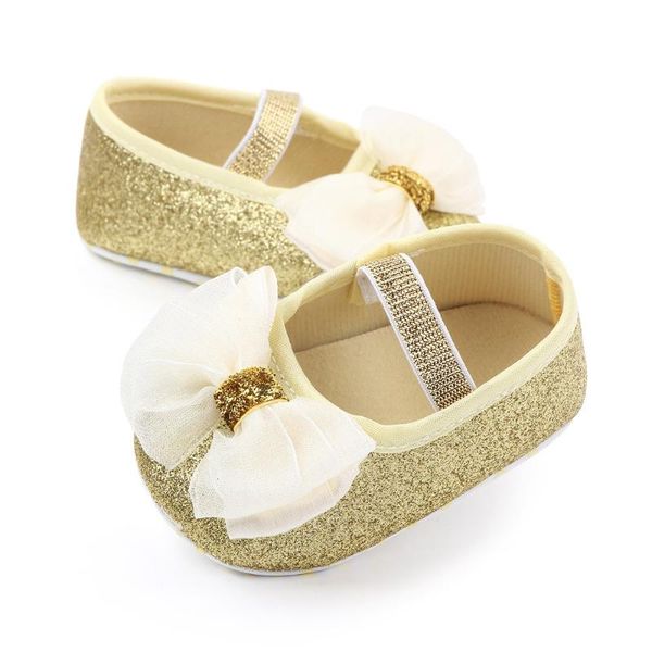 born princess shoes shiny girls baby soft-soled bow non-slip crib toddler fashion for kids first walkers 
born princess shoes shiny girls baby soft-soled bow non-slip crib toddler fashion for kids first walkers