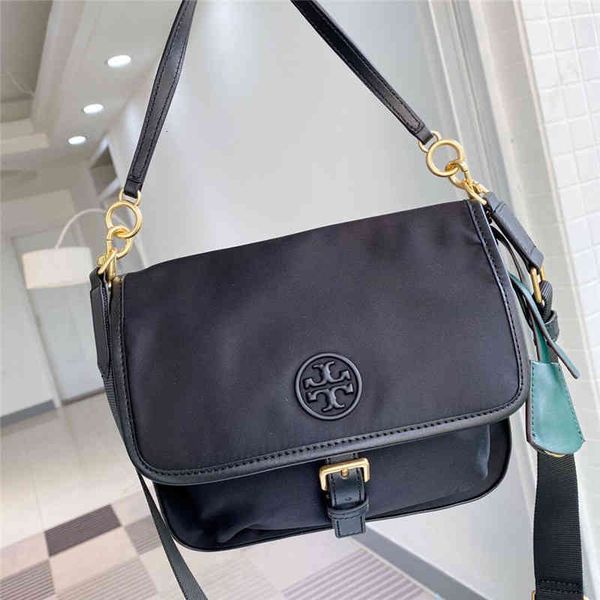 2021 spring and summer new tb nylon cloth women's waterproof with cow leather classic waist single shoulder messenger bag
2021 spring and summer new tb nylon cloth women's waterproof with cow leather classic waist single shoulder messenger bag
