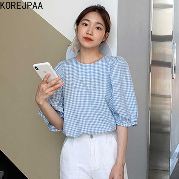 korejpaa women shirt summer korean chic fresh age-reducing round neck three-button back five-point puff sleeve plaid blouse 210526, White
korejpaa women shirt summer korean chic fresh age-reducing round neck three-button back five-point puff sleeve plaid blouse 210526, White