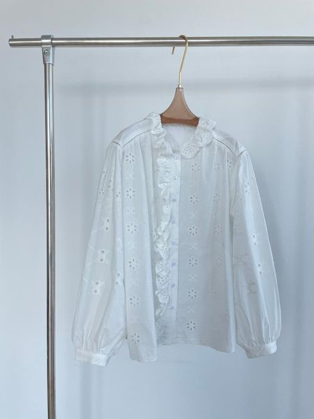 women's blouses & shirts the 2021 embroidery hollow out agaric lace blouse 0818, White
women's blouses & shirts the 2021 embroidery hollow out agaric lace blouse 0818, White