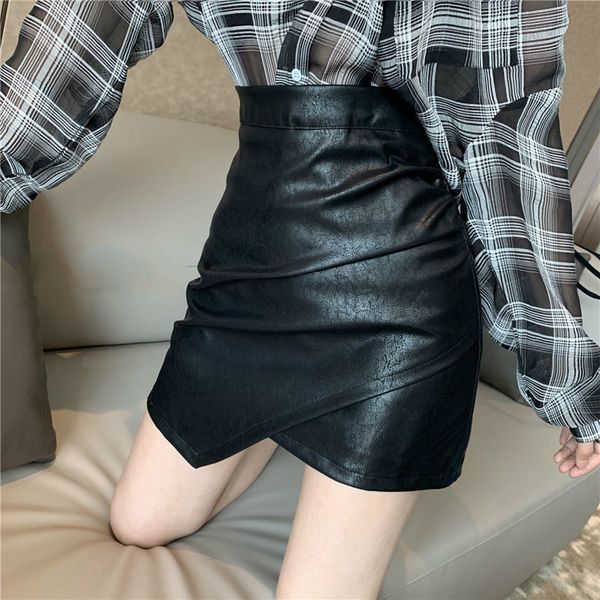 spring autumn women casual solid color all match party empire waist pu leather short black split mini skirt 8y800 210510
spring autumn women casual solid color all match party empire waist pu leather short black split mini skirt 8y800 210510