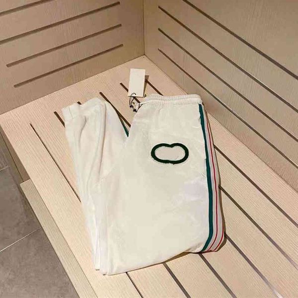 2022 factory wholesale new high version autumn fashion ancient green flocking loose and thin velvet couple casual pants, White;black
2022 factory wholesale new high version autumn fashion ancient green flocking loose and thin velvet couple casual pants, White;black
