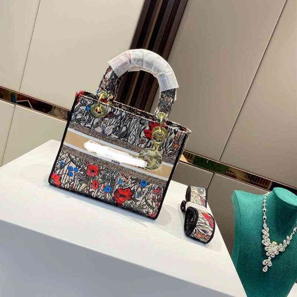 handbags women's crossbody diana small bag 2021 retro handbag fashion lingge chain bags one shoulder messenger
handbags women's crossbody diana small bag 2021 retro handbag fashion lingge chain bags one shoulder messenger