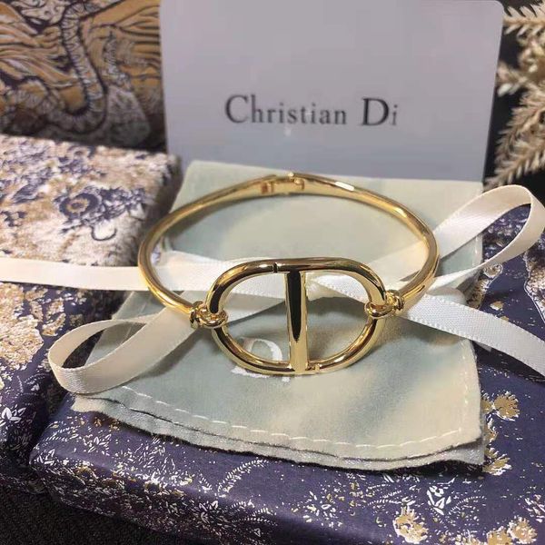 70% off family 2021 fashion new bracelet nvdijia net red classic letter, Black 
70% off family 2021 fashion new bracelet nvdijia net red classic letter, Black