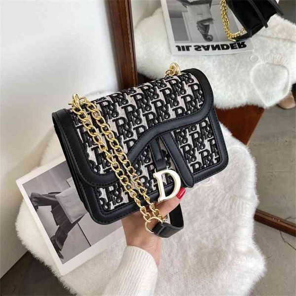 design 2021 new letter small square bag single shoulder diagonal cross portable women's korean fashion simple foreign style trendy hand
design 2021 new letter small square bag single shoulder diagonal cross portable women's korean fashion simple foreign style trendy hand
