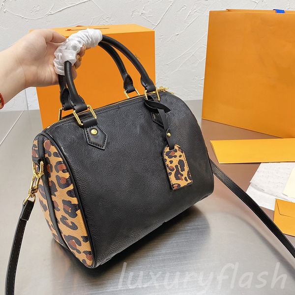 genuine leather bag leopard print women handbag cowhide original handle hardware pillow high-quality travel bags designers luxurys shoulder
genuine leather bag leopard print women handbag cowhide original handle hardware pillow high-quality travel bags designers luxurys shoulder