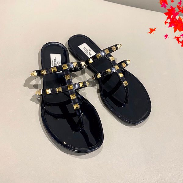 2021 designer luxurys slippers women sandals fashion beach shoes flip flops flat non-slip classical hole slipper with box size 35-41 -g0542, Black
2021 designer luxurys slippers women sandals fashion beach shoes flip flops flat non-slip classical hole slipper with box size 35-41 -g0542, Black