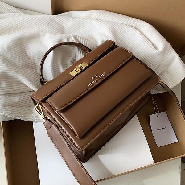 shoulder bags niche design ins handbags fashion one-shoulder messenger bag advanced style square underarm dual-use width: 23cm
shoulder bags niche design ins handbags fashion one-shoulder messenger bag advanced style square underarm dual-use width: 23cm
