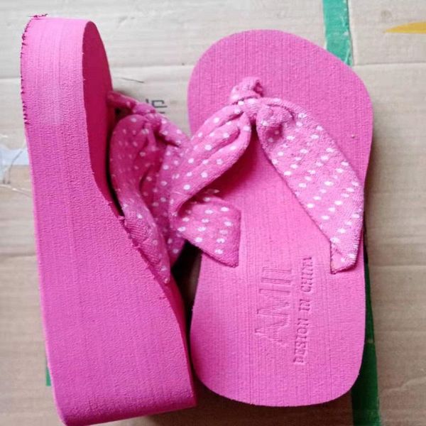 slippers ladies outdoor beach 2021 women spring/summer soft-slip non-slip flip flops foam sole durable sandals, Black
slippers ladies outdoor beach 2021 women spring/summer soft-slip non-slip flip flops foam sole durable sandals, Black